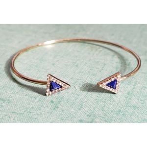 Express thin gold cuff with lapis lazuli stones